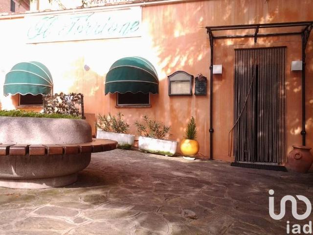Locale Commerciale in vendita a Marche, Ancona