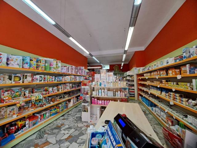 Locale Commerciale in vendita a Sant'agata De' Goti, Campania
