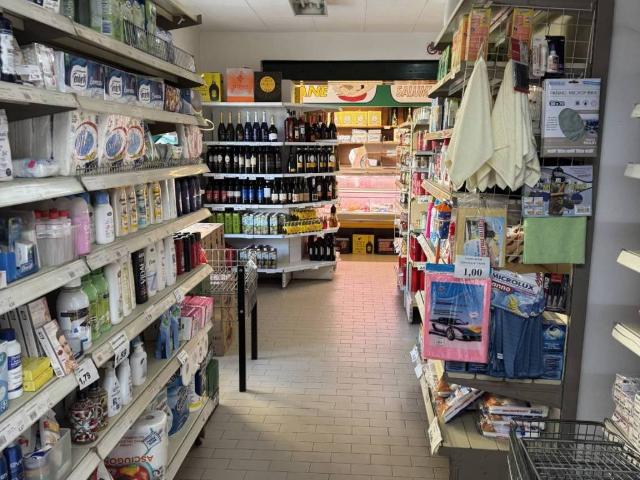 Locale Commerciale in vendita a Galeotta, Sant'angelo Lodigiano