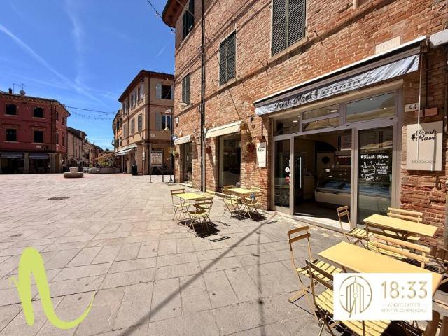Locale Commerciale in vendita a Unione di comuni Valmarecchia, Santarcangelo Di