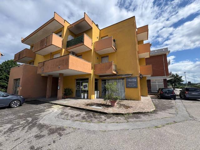 Locale Commerciale in vendita a Unione di comuni Valmarecchia, Santarcangelo Di