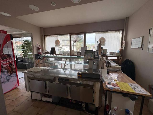 Locale Commerciale in vendita a Unione di comuni Valmarecchia, Santarcangelo Di