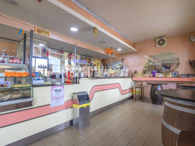 Locale Commerciale in vendita a Santa Caterina I, Marche