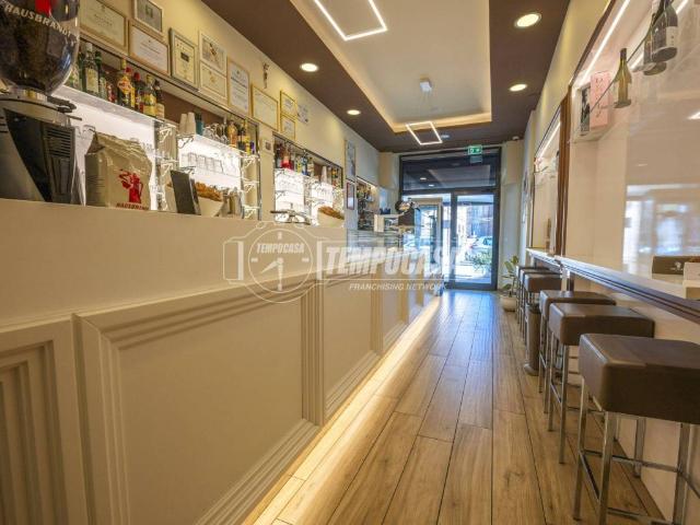 Locale Commerciale in vendita a Marche, Fermo