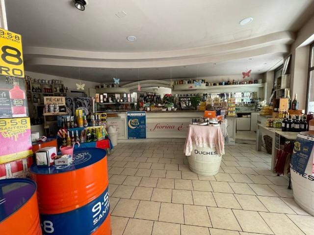Locale Commerciale in vendita a Piemonte, Cuneo