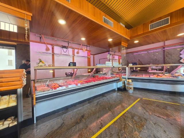 Locale Commerciale in vendita a Comunità montana della valle Trompia, Sarezzo