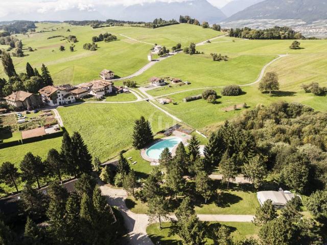Locale Commerciale in vendita a Comunità della Val di Non, Sarnonico