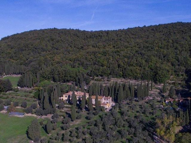 Locale Commerciale in vendita a Sassetta, Toscana