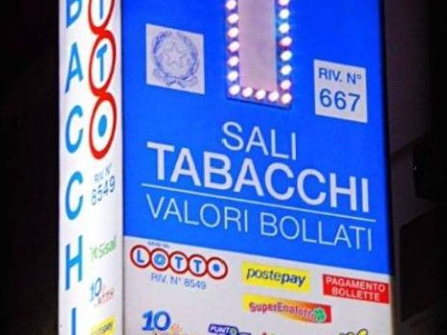 Locale Commerciale in vendita a Marena, Marche