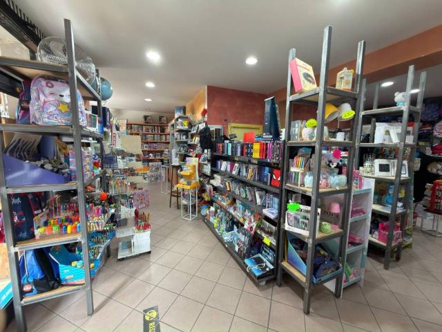 Locale Commerciale in vendita a Marena, Marche