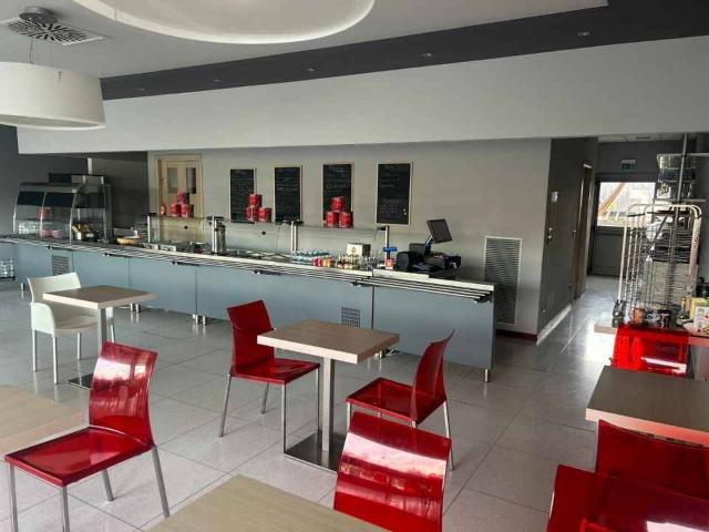 Locale Commerciale in vendita a Piemonte, Cuneo