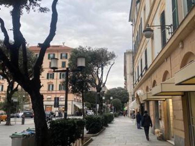 Locale Commerciale in vendita a Villetta, Albisola Capo
