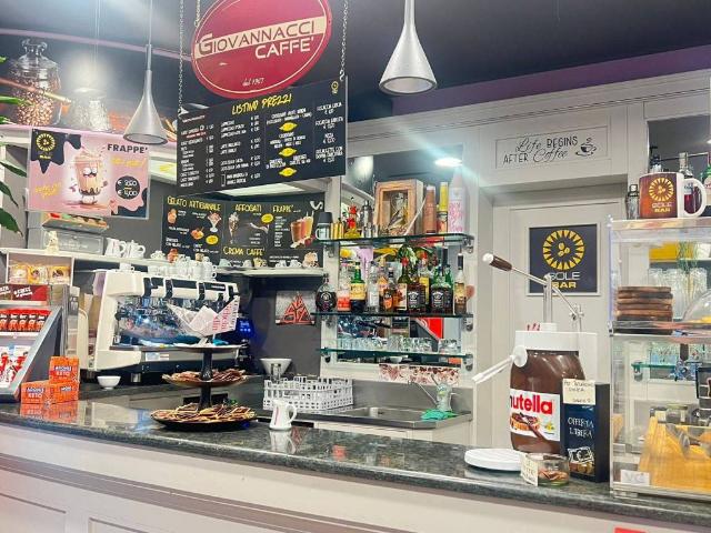 Locale Commerciale in vendita a Oltreletimbro, Albisola Capo