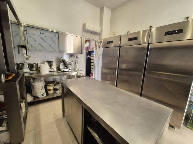 Locale Commerciale in vendita a Scafati, Campania
