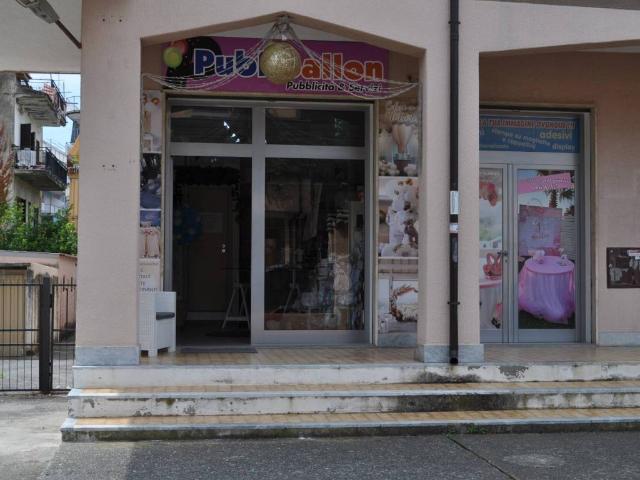 Locale Commerciale in vendita a Monticello, Calabria