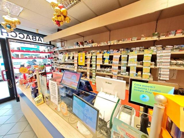 Locale Commerciale in vendita a Vingone, Scandicci