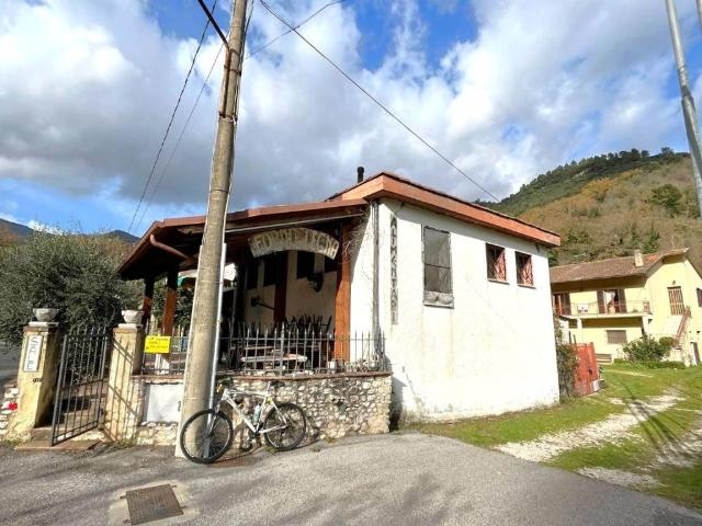Locale Commerciale in vendita a Scheggino, Umbria
