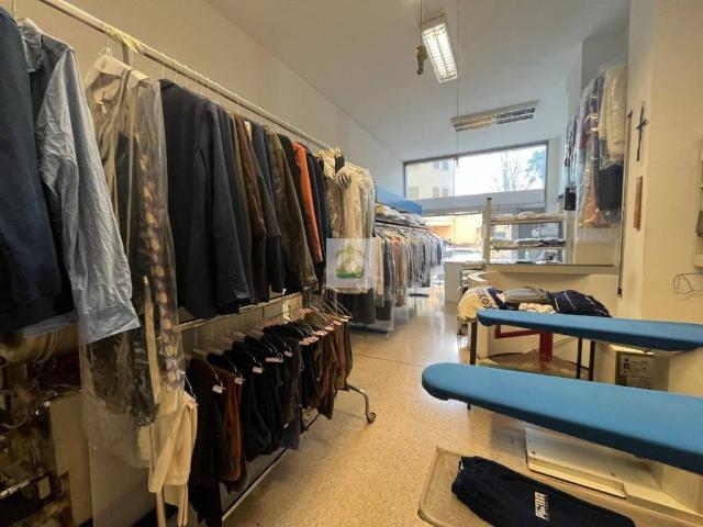 Locale Commerciale in vendita a Schio, Veneto