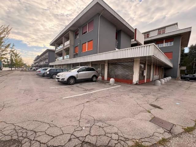 Locale Commerciale in vendita a Gardigiano, Scorzè