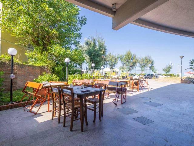 Locale Commerciale in vendita a Saline, Senigallia