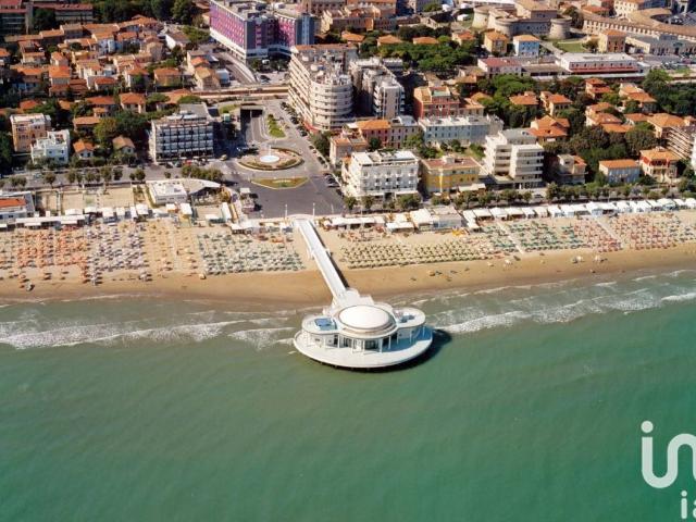 Locale Commerciale in vendita a Saline, Senigallia