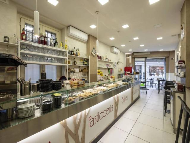 Locale Commerciale in vendita a San Rocco, Seregno