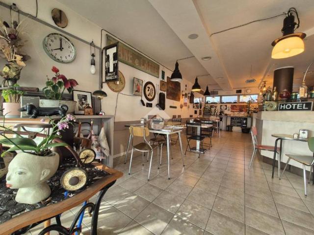Locale Commerciale in vendita a Paderno, Seriate