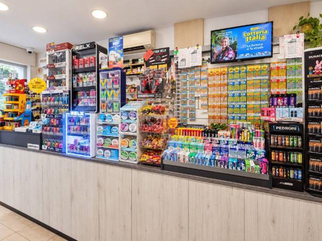 Locale Commerciale in vendita a Colonnata, Sesto Fiorentino