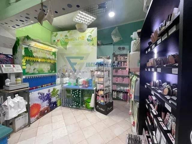 Locale Commerciale in vendita a Belvedere, Siracusa