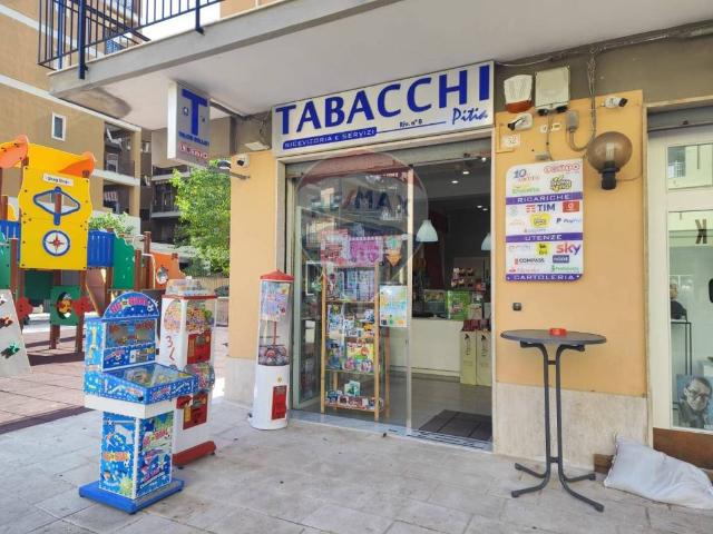 Locale Commerciale in vendita a Acradina, Siracusa