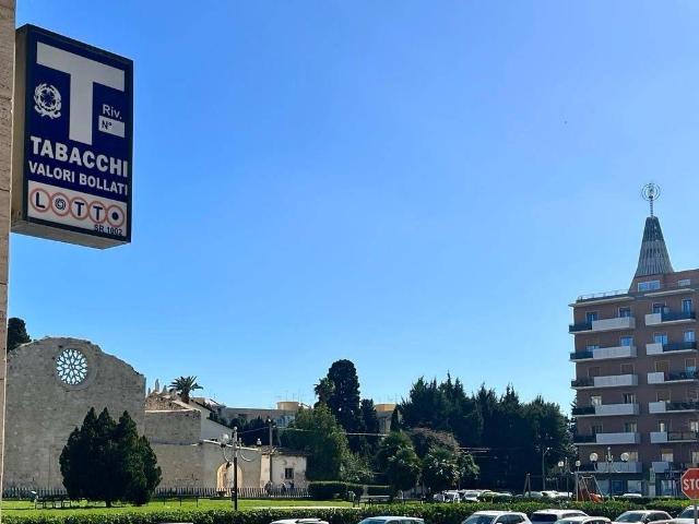 Locale Commerciale in vendita a Neapolis, Siracusa
