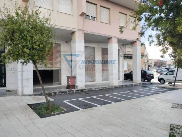 Locale Commerciale in vendita a Santa Lucia, Siracusa