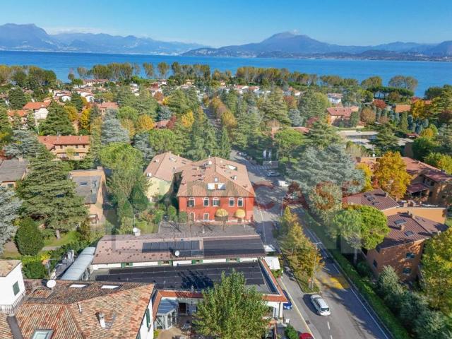 Locale Commerciale in vendita a Lugana, Sirmione