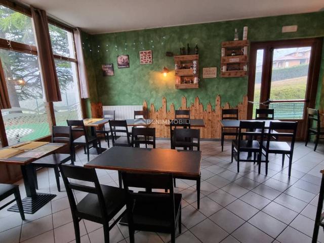 Locale Commerciale in vendita a Solto Collina, Lombardia