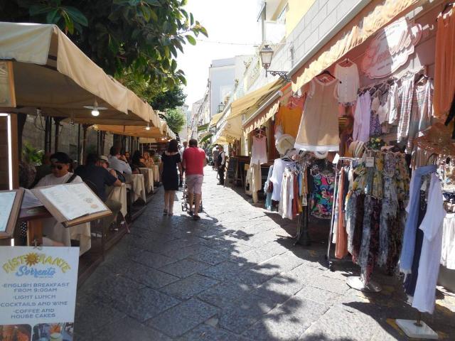 Locale Commerciale in vendita a Marina Piccola, Sorrento