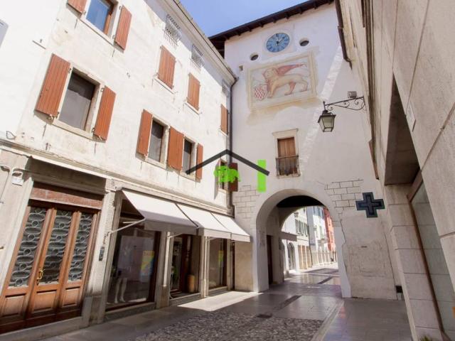 Locale Commerciale in vendita a Spilimbergo, Friuli-Venezia Giulia