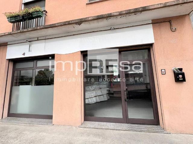 Locale Commerciale in vendita a Rossignago, Spinea
