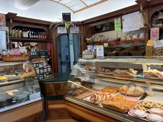Locale Commerciale in vendita a Villaggio dei Fiori, Spinea