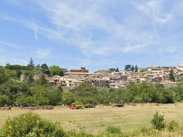 Locale Commerciale in vendita a Spoleto, Umbria