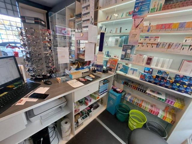 Locale Commerciale in vendita a Spoleto, Umbria