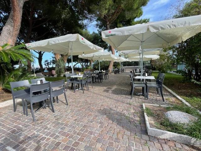 Locale Commerciale in vendita a Spotorno, Liguria