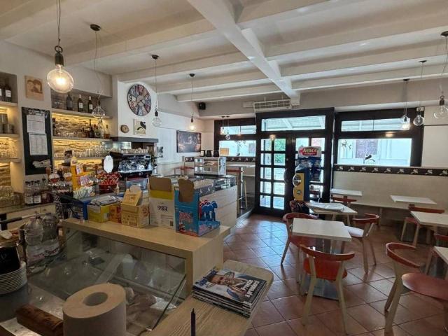 Locale Commerciale in vendita a Staranzano, Friuli-Venezia Giulia