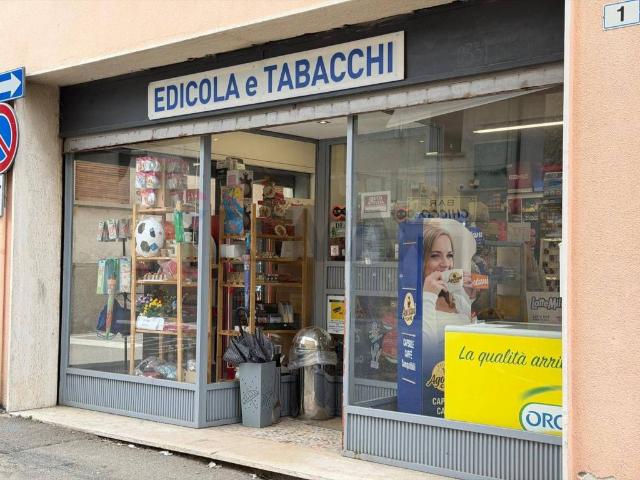 Locale Commerciale in vendita a Caidate, Sumirago