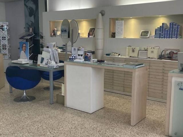 Locale Commerciale in vendita a Suzzara, Lombardia