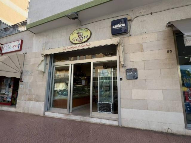 Locale Commerciale in vendita a Puglia, Taranto