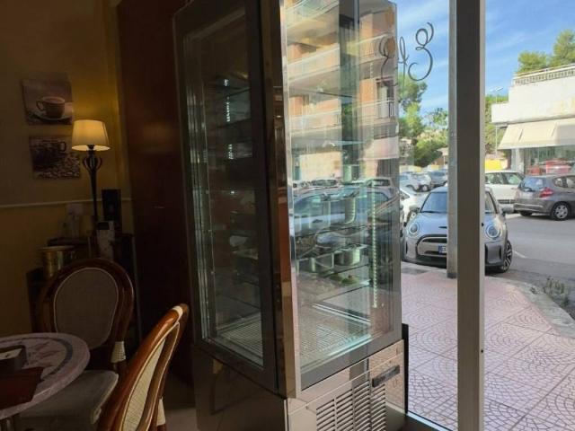 Locale Commerciale in vendita a Puglia, Taranto