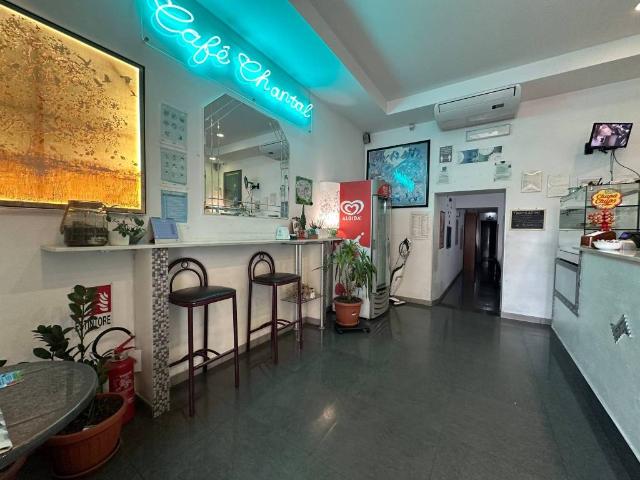 Locale Commerciale in vendita a Puglia, Taranto