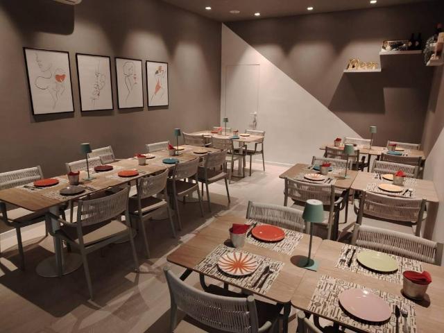 Locale Commerciale in vendita a Lama, Puglia