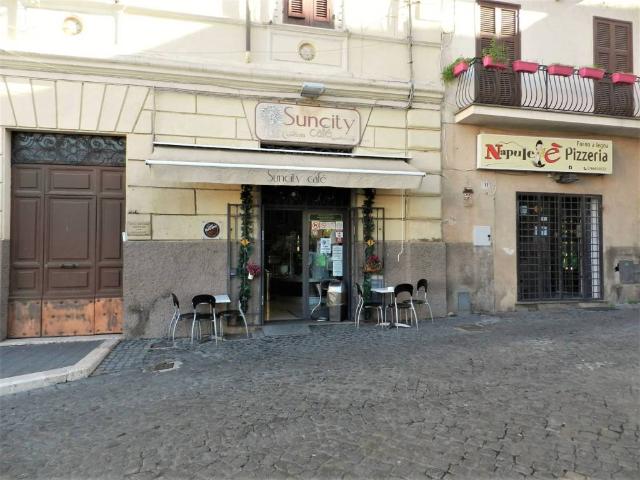 Locale Commerciale in vendita a Tarquinia, Viterbo