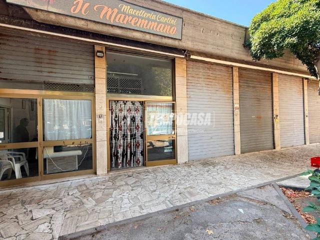 Locale Commerciale in vendita a Tarquinia Lido, Tarquinia